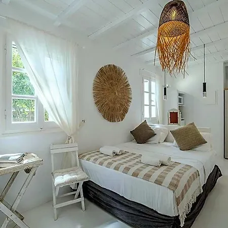 Manu Mykonos Next To The Quality Brand & Mykonos Town